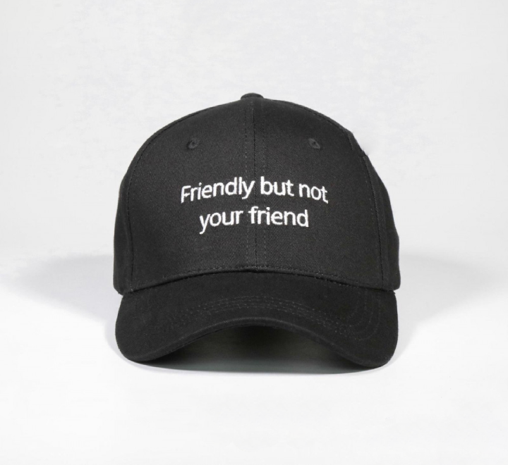 كاب اسود من لوزر 