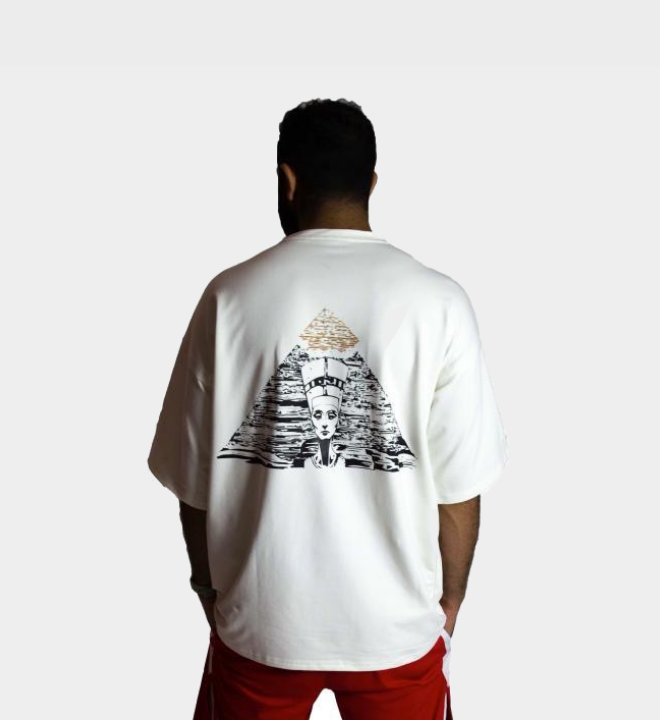 عمارنه | تيشرت ابيض كولكشن نفرتيتي X الاهرامات 