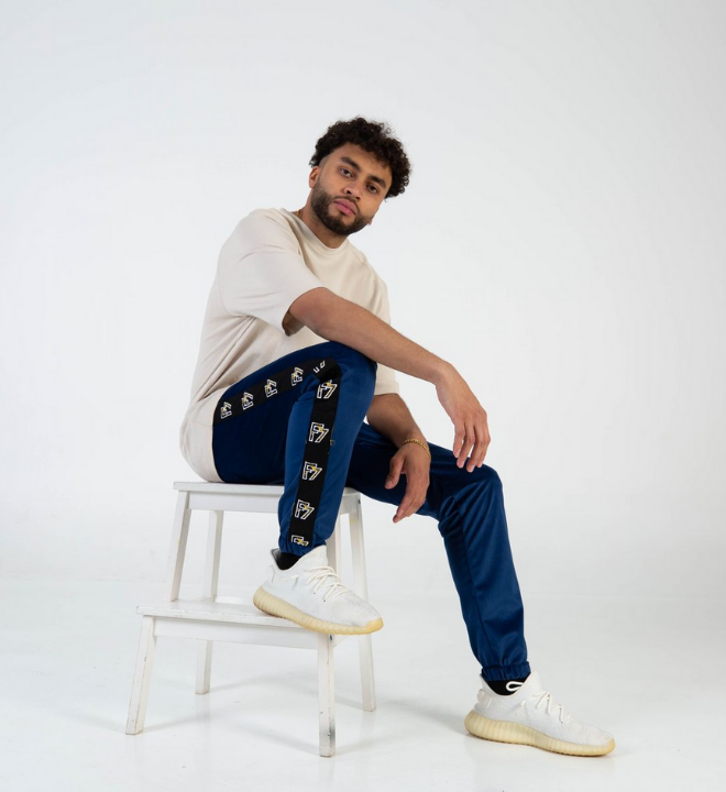 بنطال باللون الكحلي| اف7