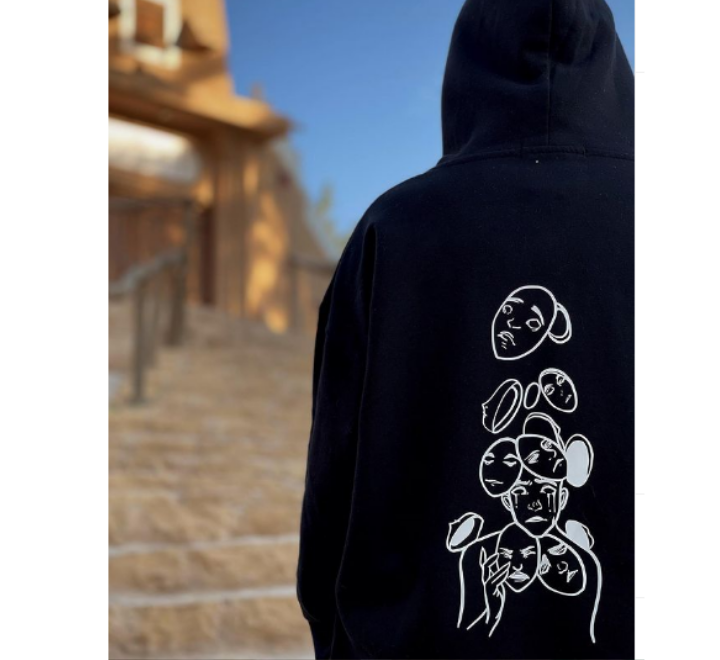 هودي اصدقاء مزيفين باللون الاسود|سيزون